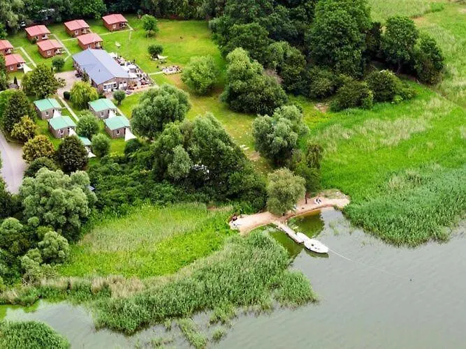 Holiday On The Backwaters, 度假居 Lutow